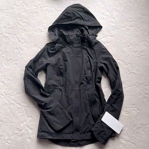 NWT LuLuLemon Black Hooded Zip Up Jacket, Size 4